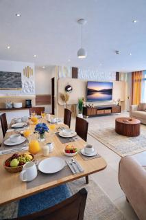 Stylish, Spotless 3BR Apartment Bright & Modern - 9