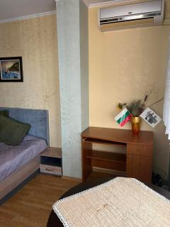 1BR Urban Oasis Retrea - 1