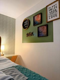 Private room near subway & shops - 2