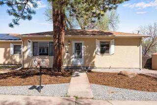 Bright 2BR Broadmoor Basecamp | King Bed - 8