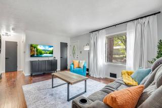 Bright 2BR Broadmoor Basecamp | King Bed - 3