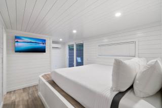 Large On-the-Water Stay w Boat Ramp Access - 2
