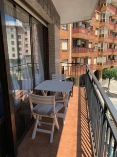 Apart con posibilidad parking con 3 dormitorios y 2 baños para 5 personas - 0