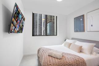 Central Downtown Stay with Beautiful City Views - 8
