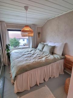 Family-friendly townhouse with garden, sleeps 7 - 4