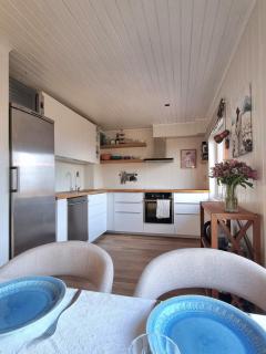 Family-friendly townhouse with garden, sleeps 7 - 5