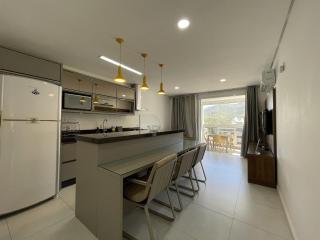 Orbe Residence - Apartamento espaçoso com duas suítes e varanda gourmet de frente para a rua, com vista para as montanhas na Praia de Palmas. - 9