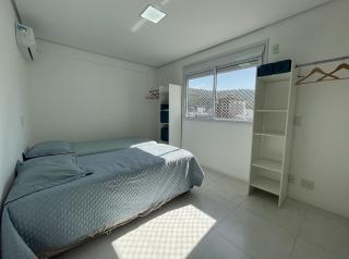 Orbe Residence - Apartamento espaçoso com duas suítes e varanda gourmet de frente para a rua, com vista para as montanhas na Praia de Palmas. - 3