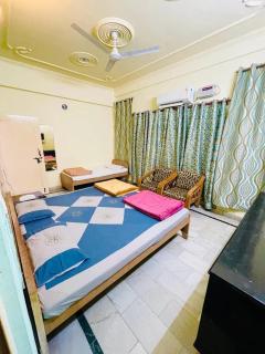Hashmi guest house - 4