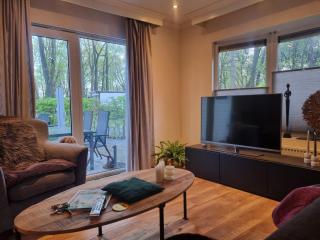 Chalet bij bos en meer in Zeeland Noord Brabant - 6