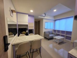 55th Floor 2BR Stunning View Meikarta District 2 - 9