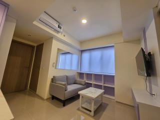 55th Floor 2BR Stunning View Meikarta District 2 - 4