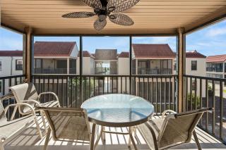 #422 Sanibel Moorings Courtyard View - 1