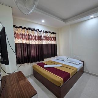 Sumithra Palace Deluxe Rooms - 3