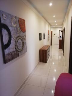 Modern room in prime area for beaches & nightlife! Fast & easy self-check-in - 6