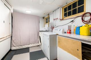 Cozy Private Room Near UBC & Pacific Spirit Park - 5