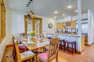 Private Beach & Hot Tub: Eastsound Waterfront Gem - 7