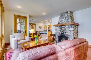 Private Beach & Hot Tub: Eastsound Waterfront Gem - 2
