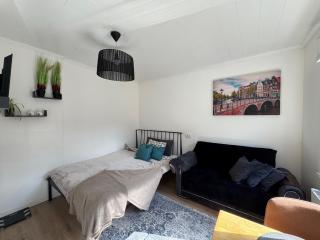 Ally's Urban Cozy Studio Juhkentali 42 Tallinn near city centre airport next to bus station - 0