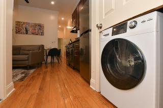 Stylish 2BR Retreat North of Central Park - 4