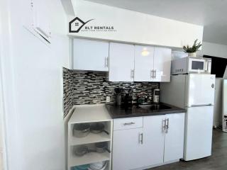 Modern Retreat at 1843 Dewey Street, Minutes to the Beach 105 - 5