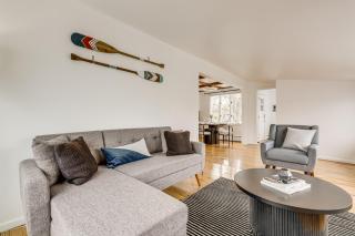 Tranquil Waters: Modern Bolton Escape on the Lake - 5