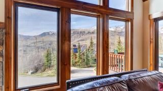 Russell Home by AvantStay Expansive Deck Stunning Views Hot Tub - Telluride - 4