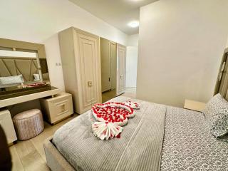 Luxurious Orchard Apartment - 1