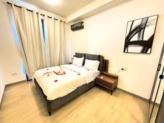 Luxurious Orchard Apartment - 8
