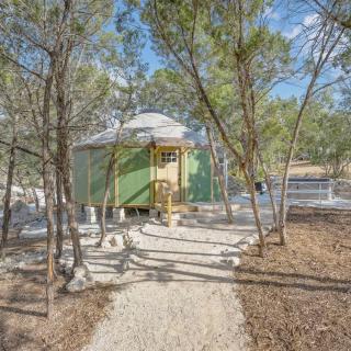 Voyager Yurt Cabin in Hill Country Luxury w Hot Tub - 1