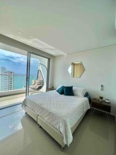 Amplio y Lujoso Apartamento - Vista al mar y Cerca al centro PISO ALTO - 2