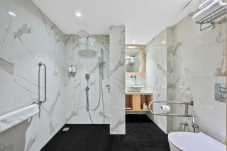 Holiday Inn Express & Suites Vijayawada - 2