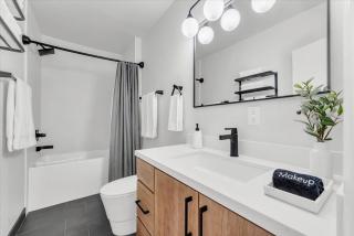 Reno Retreat - 3BR Oasis w Swim Spa Hot Tub - 5