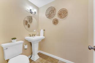 Reno Retreat - 3BR Oasis w Swim Spa Hot Tub - 4