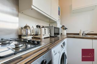 Teddington One Bedroom Flat Parking - 4