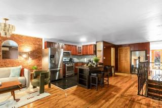 The Boca Abode - 2BR 2BTH w Jacuzzi Tub & Private Backyard - 3