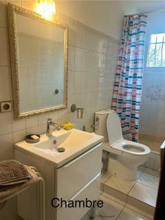 Chambre ou Studio dans Maison avec piscine - 3