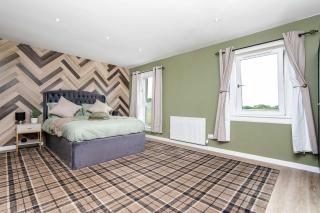 Fife Coast Stay with Parking & Garden in Rosyth - WiFi - 3