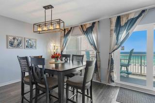 Beachfront condo with gulf views pool gym & private balcony - 8