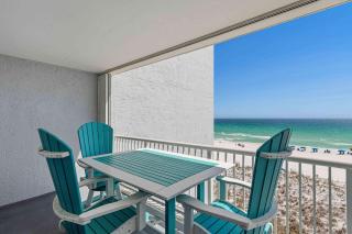 Beachfront condo with gulf views pool gym & private balcony - 7