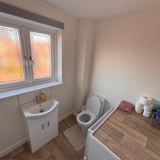 Spacious 4 Bedroom Contractor House, Bridgwater - 9