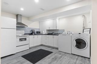 Serene Modern 2BR Retreat in Fairmont Near Airport & Downtown - 7