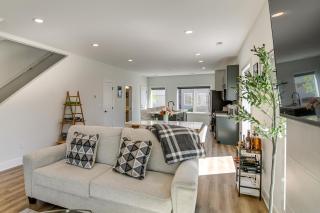 Rooftop Oasis: Downtown Des Moines Townhome - 5