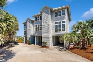 Gulf-front duplex with amazing views & screened deck - right on the beach - 5