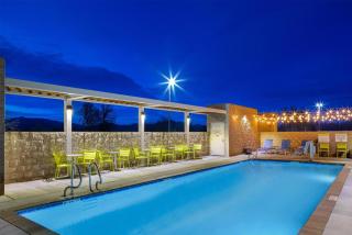 Home2 Suites By Hilton Redding - 1