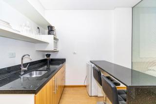 Studio c/ Piscina ao lado da Rua 24 Horas -CON1701 - 2