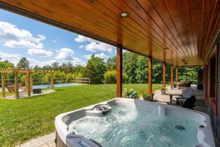Pickleball - Hot Tub - River - Hike - 4 King Beds - 9