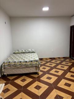 Aluga-se Casa Espaçosa - 2 Quartos - 1
