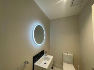Executive Ground Floor Apartment in Merivale - 1