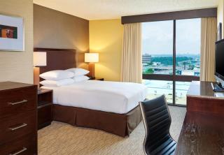 DoubleTree by Hilton San Antonio Airport - 1